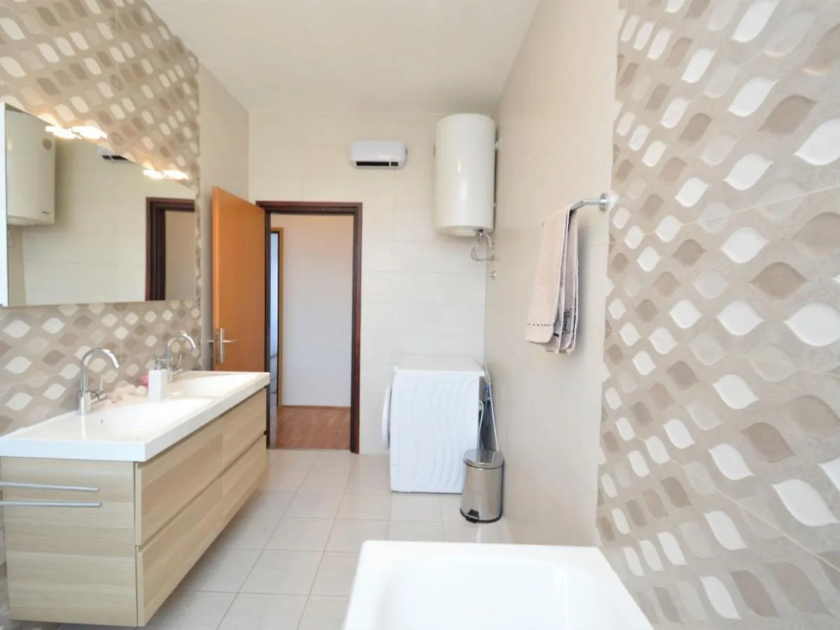 Apartment Dragica - Pul302 By Interhome 프예스차나 우발라